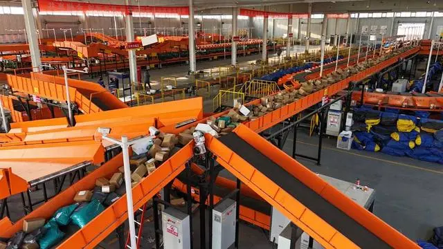 乐陵物流快递运转忙 凸显消费新活力