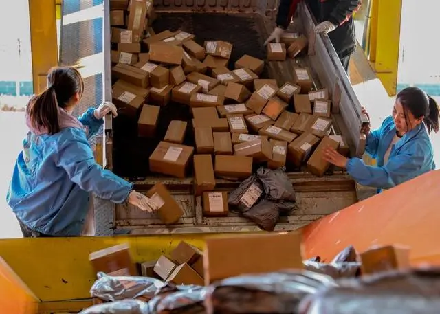 乐陵物流快递运转忙 凸显消费新活力