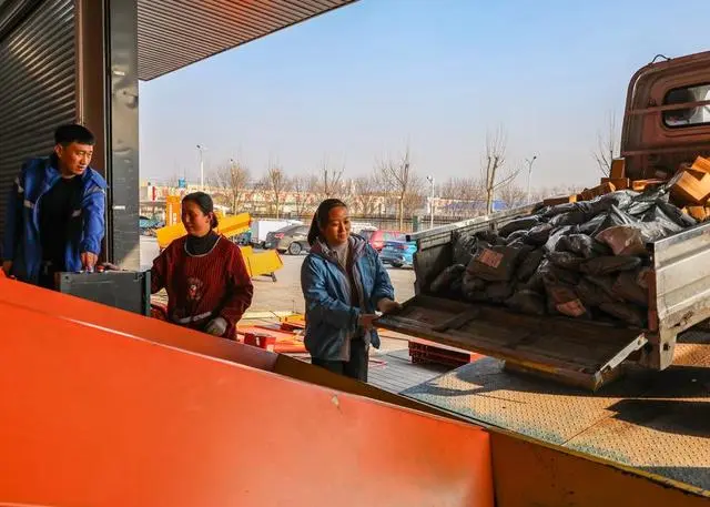 乐陵物流快递运转忙 凸显消费新活力