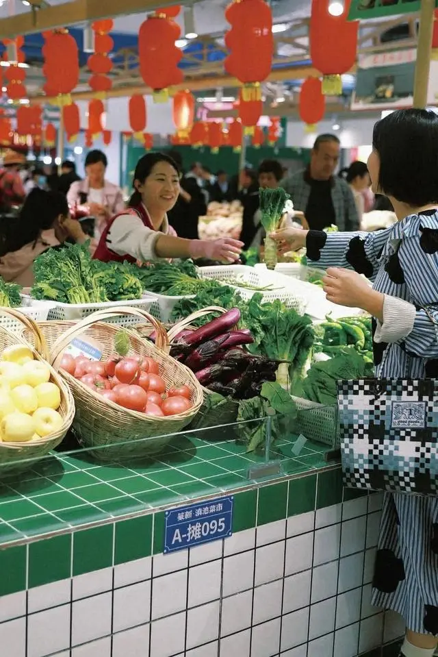 五一远游昆明菜市场