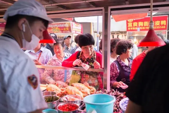 五一远游昆明菜市场