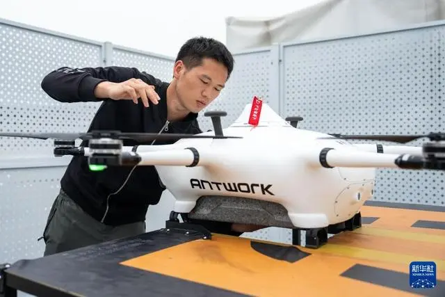 湖南首条常态化低空物流应用航线