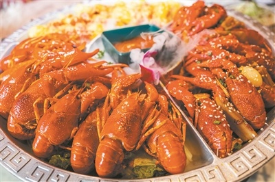生鲜市场小龙虾身价暴跌餐馆小龙虾价格要跳水