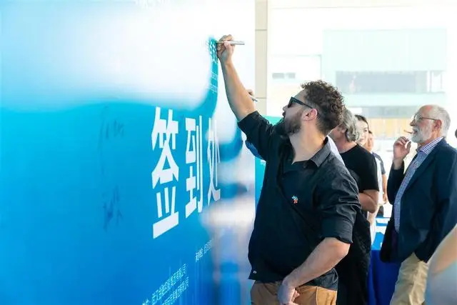华中最大的冷链物流园区武汉金控长贸国际冷链物流园开仓试运营,总仓容 50 万吨为华中最大