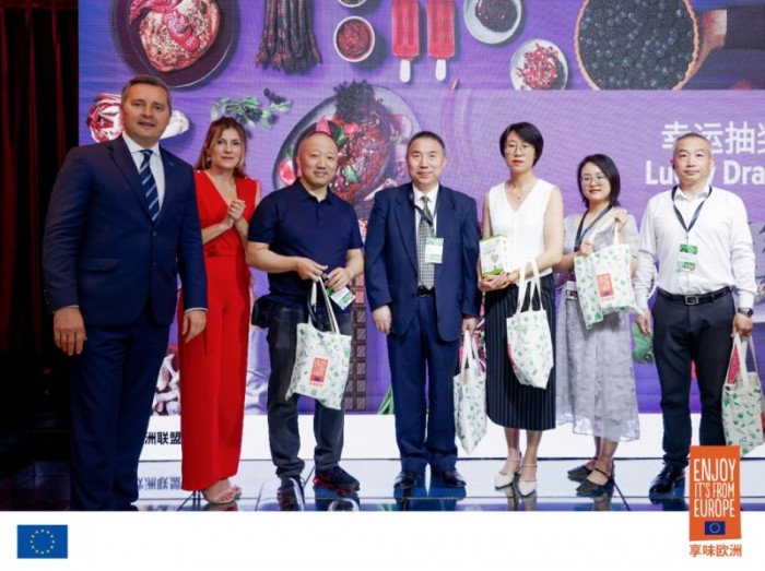 欧盟举办业界交流与品鉴鸡尾酒会,强化合作关系并推广欧盟农产品和饮料