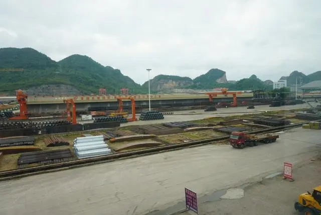 花溪牛郎关物流园里的智慧物流大数据中心
