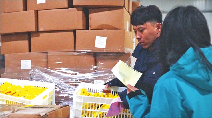 冷链物流网分享在近60℃温差中冷链仓库人员的工作环境