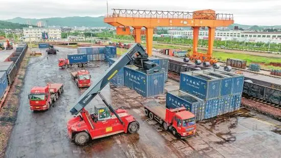 云南省首个公铁联运物流总包项目启动