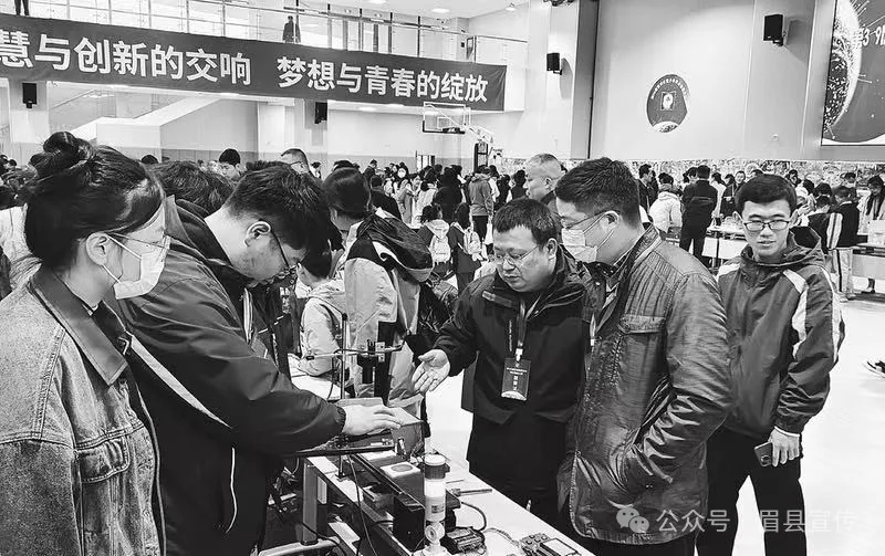 眉县学生发明智能水果分拣装置 “慧眼”识果 智慧助农