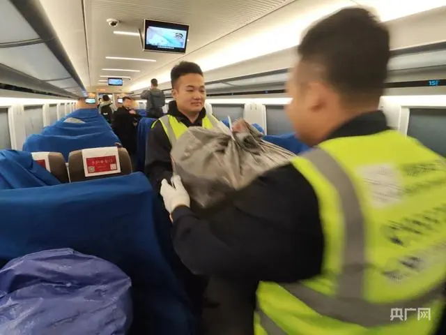 冷链快运、高铁急送……铁路赋能让“双十一”购物体验更加美好