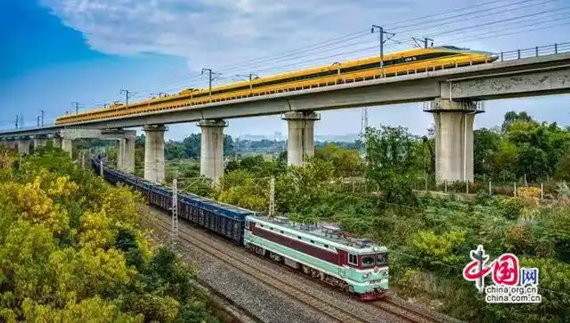 公铁冷链奏响中老铁路新篇章